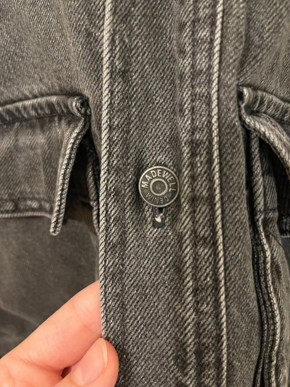 Madewell XS Denim Oversized Cargo Denim Shirt Jacket in Lunar Wash - Picture 5 of 6